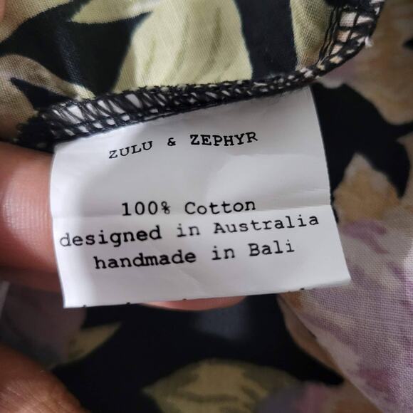 Zulu and Zephyr The Wilds Wrap Top Purple Convertible Cropped Floral Size Small - Picture 15 of 16